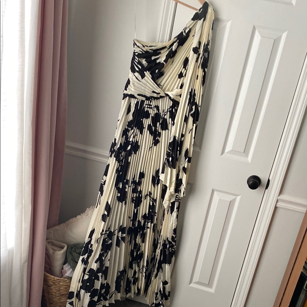 Luxxel Blue and White One Shoulder Sundress